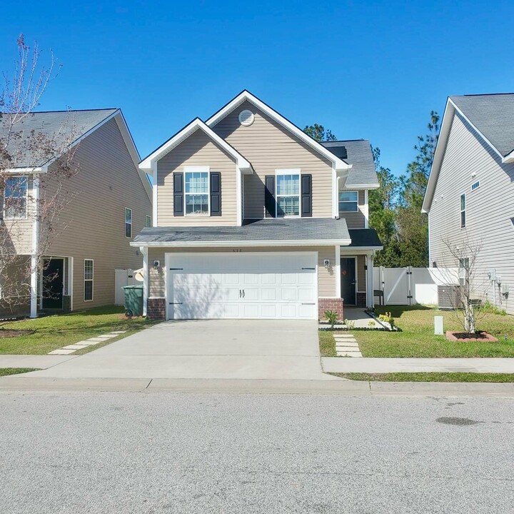 614 Amhearst Row in Hinesville, GA - Building Photo