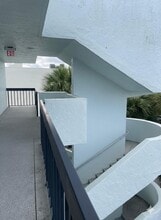 6698 10th Ave N in Greenacres, FL - Building Photo - Building Photo