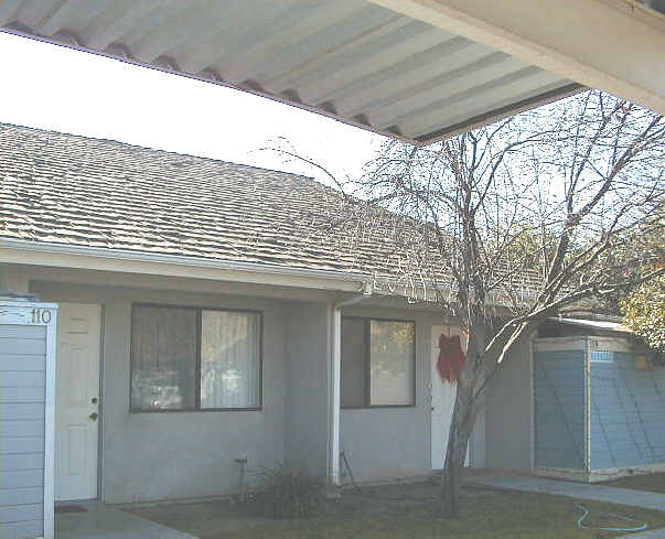 4676 E Clinton Ave in Fresno, CA - Building Photo - Building Photo