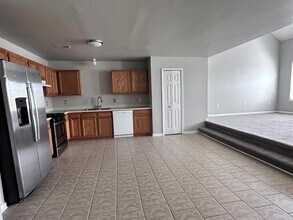 1426 Crimson Way in Walled Lake, MI - Building Photo - Building Photo