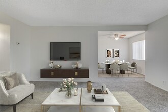 Villas East in Las Vegas, NV - Building Photo - Building Photo