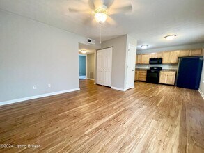 6800 Crawford Crossing Pl in Louisville, KY - Building Photo - Building Photo
