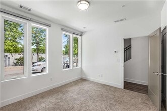 1225 Chelsea Cir NW in Atlanta, GA - Building Photo - Building Photo