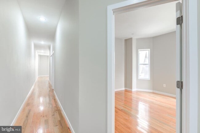 5117 Kingsessing Ave in Philadelphia, PA - Foto de edificio - Building Photo