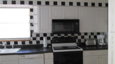 410 28th St W, Unit #A in Bradenton, FL - Foto de edificio - Building Photo