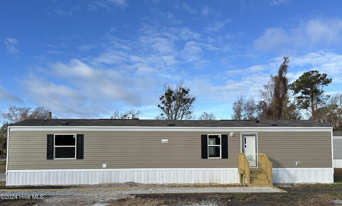 141 Littleton St in Midway Park, NC - Building Photo