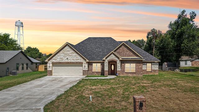 property at 1702 Kings Ln