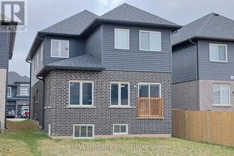 16 McLaughlin St in Welland, ON - Building Photo - Building Photo