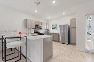 377 NE 1st Ave in Florida City, FL - Building Photo - Building Photo