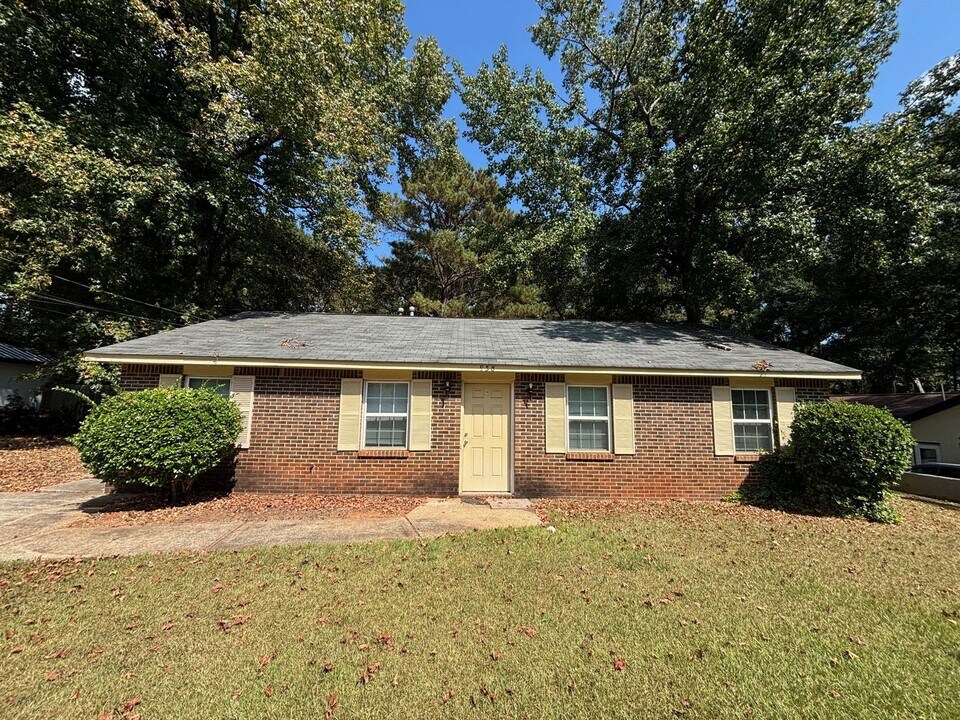 958 Pleasant Ave in Auburn, AL - Building Photo