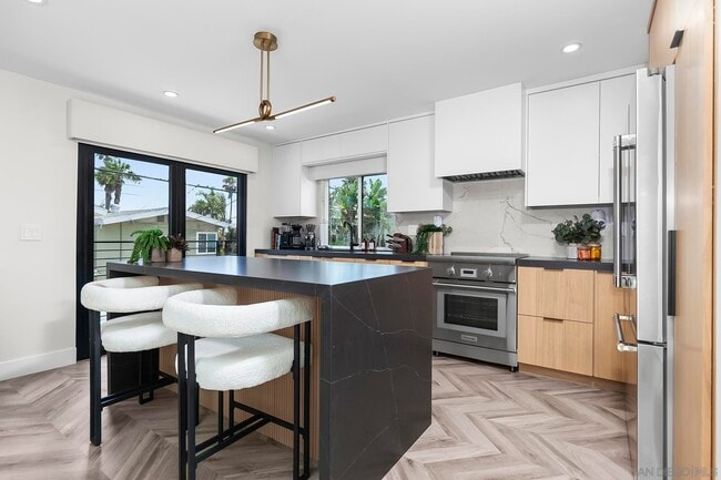 property at 3861 Kendall St