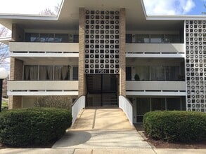 7501 Spring Lake Dr, Unit B2 in Bethesda, MD - Building Photo - Building Photo