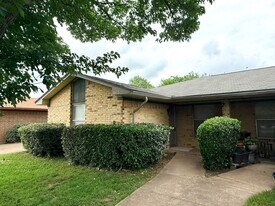 1413-1415 Blackwell Dr in Irving, TX - Building Photo