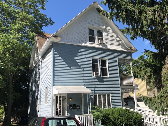 132 Griggs St in Waterbury, CT - Building Photo - Building Photo