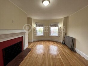 2 Ware St in Cambridge, MA - Building Photo - Building Photo