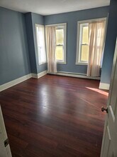 85 Wood St, Unit 2nd fl front in Providence, RI - Foto de edificio - Building Photo