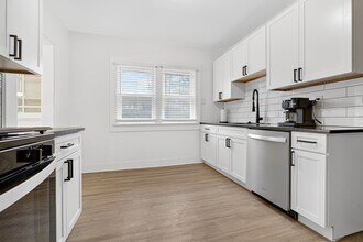 3326 E Overlook Rd, Unit The Overlook in Cleveland Heights, OH - Foto de edificio - Building Photo