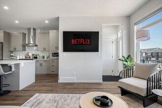 154 Mitchell Rd NW in Calgary, AB - Building Photo - Building Photo