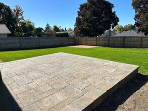 3061 Bron Cir in Medford, OR - Building Photo - Building Photo