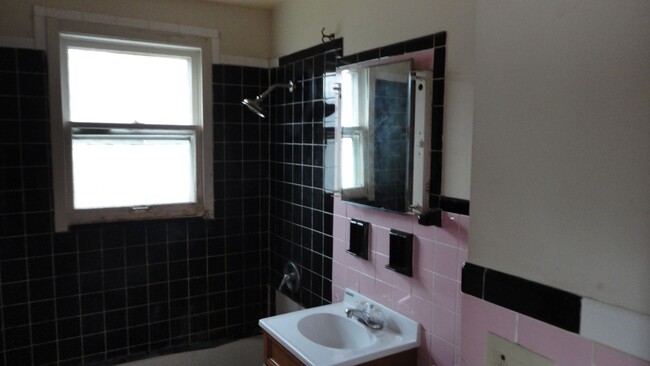 2509 W Becher St in Milwaukee, WI - Building Photo - Building Photo