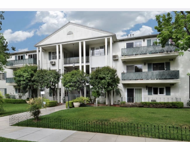 property at 1233 N Columbus Ave