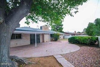 8804 Cosmos Ave in El Paso, TX - Building Photo - Building Photo