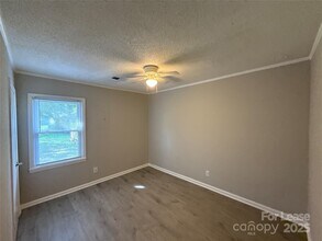609 W Davidson Ave in Gastonia, NC - Building Photo - Building Photo