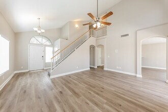 19 S Tiago Dr in Gilbert, AZ - Building Photo - Building Photo