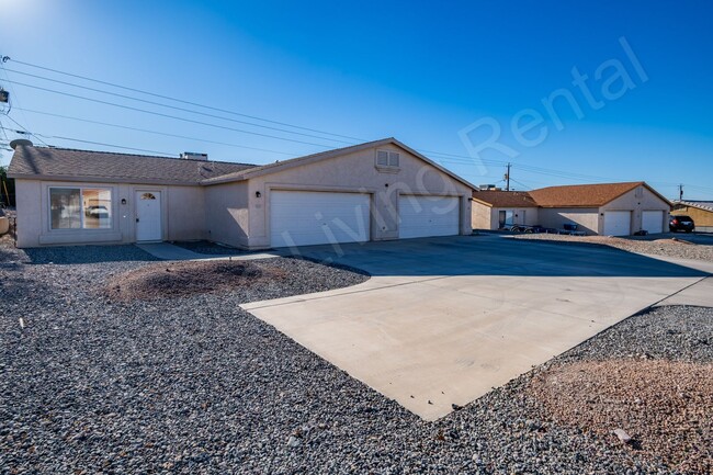 property at 2810 Bluewater Dr