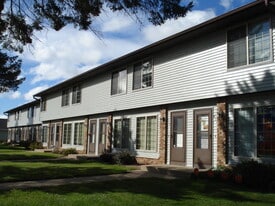 950 12th Ave S in Onalaska, WI - Building Photo
