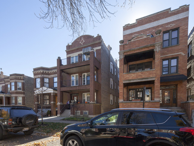 2249 W Iowa St in Chicago, IL - Building Photo - Building Photo