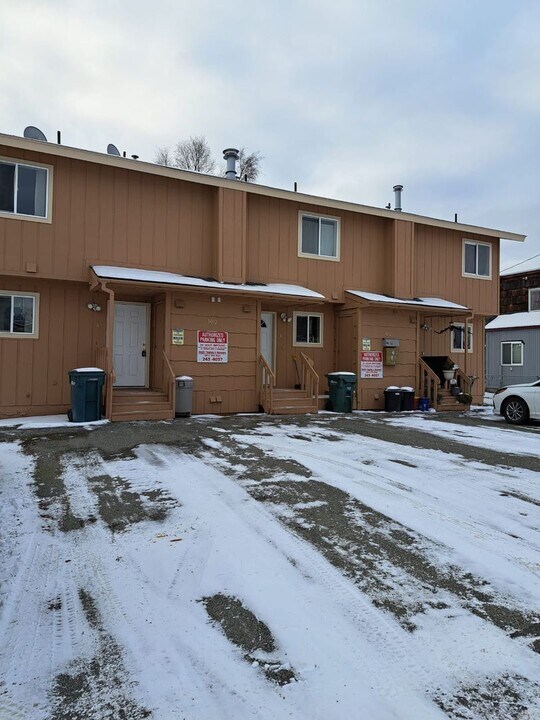 3012 W 33rd Ave in Anchorage, AK - Building Photo