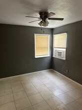 2131 Hayes St in Hollywood, FL - Building Photo - Building Photo