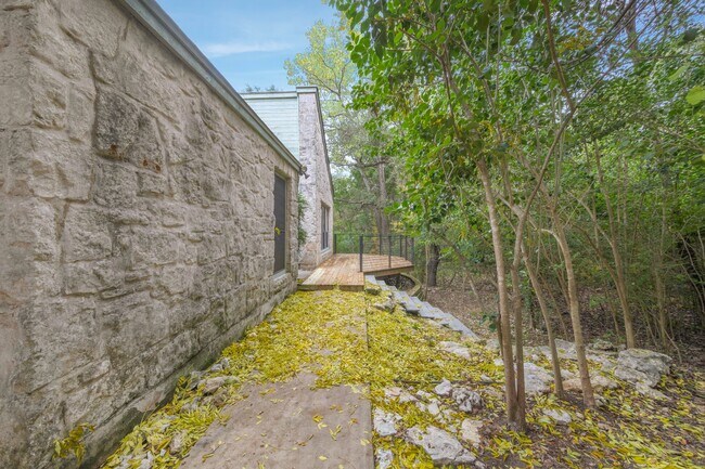 6504 Cat Creek Trail