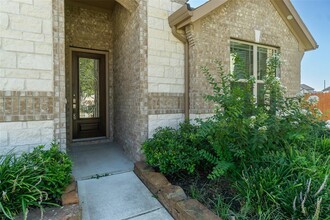 2572 Ravenna Ct in Friendswood, TX - Building Photo - Building Photo