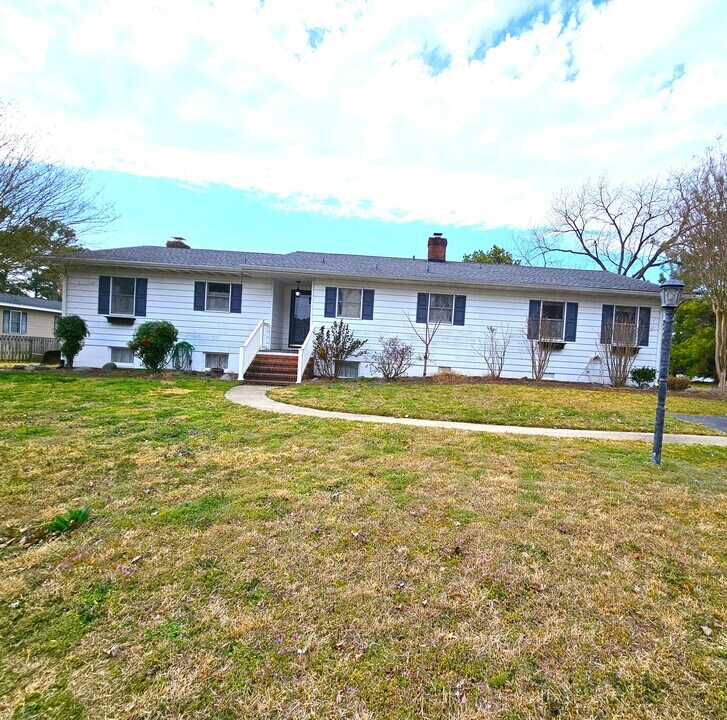 103 Shawnee Cir in Cambridge, MD - Building Photo