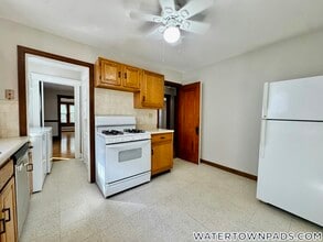 137 Hillside Rd in Watertown, MA - Building Photo - Building Photo