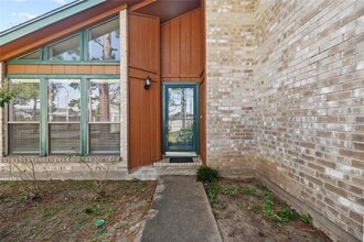8118 Vista Del Sol Dr in Houston, TX - Building Photo - Building Photo