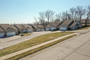 Glendale Townhomes in Independence, MO - Building Photo