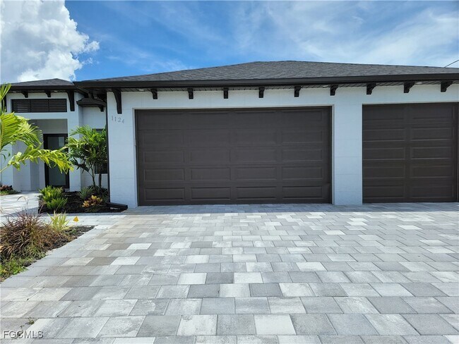 1124 SW 4th Ln in Cape Coral, FL - Building Photo - Building Photo