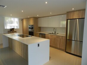 10230 Collins Ave in Bal Harbour, FL - Building Photo - Building Photo