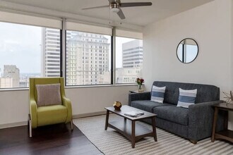 1555 Elm St in Dallas, TX - Building Photo - Building Photo