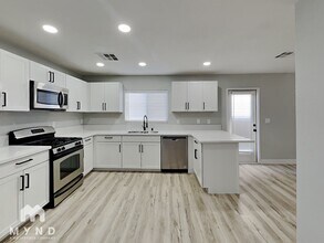 2280 Platinum Band St in Las Vegas, NV - Building Photo - Building Photo