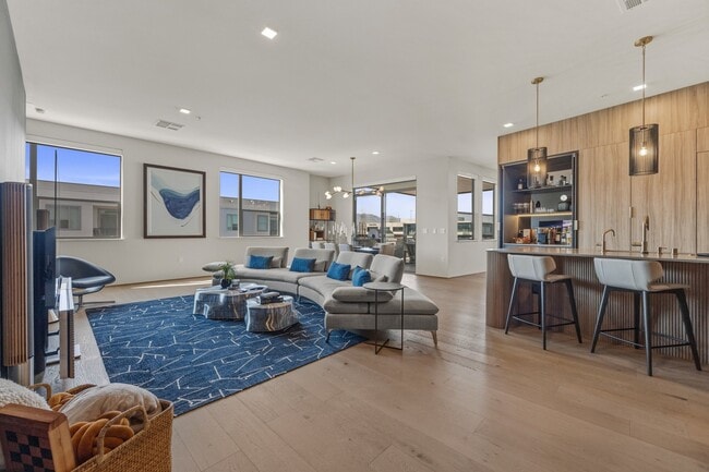 8475 Michael Cherry Ave in Las Vegas, NV - Building Photo - Building Photo