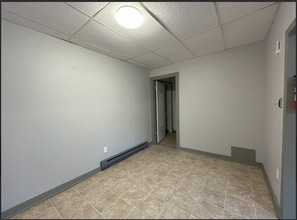 508 West St, Unit 508B in Grinnell, IA - Building Photo - Building Photo