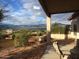 5715 E la Privada Dr in Cornville, AZ - Building Photo