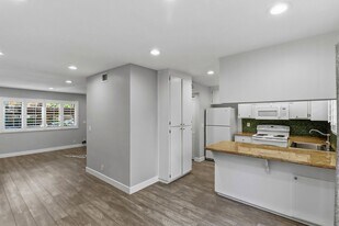 412 Alvarado Ave in Davis, CA - Building Photo