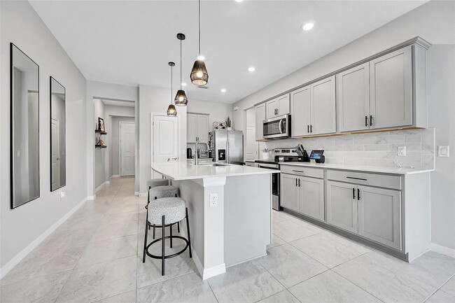 6112 Rancho Ln in Greenacres, FL - Foto de edificio - Building Photo