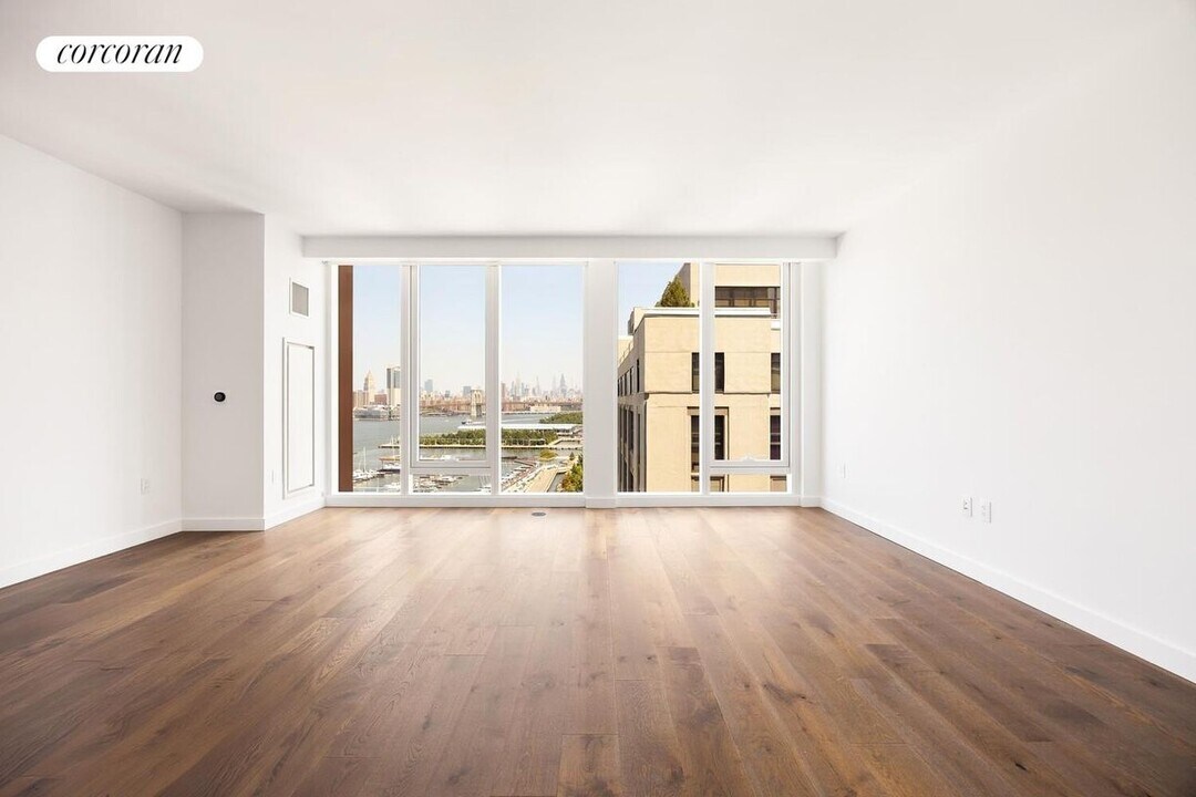 50 Bridge Park Dr in Brooklyn, NY - Building Photo