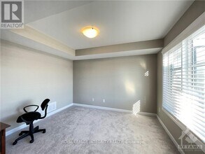 1067 Speedvale Ct in Ottawa, ON - Building Photo - Building Photo